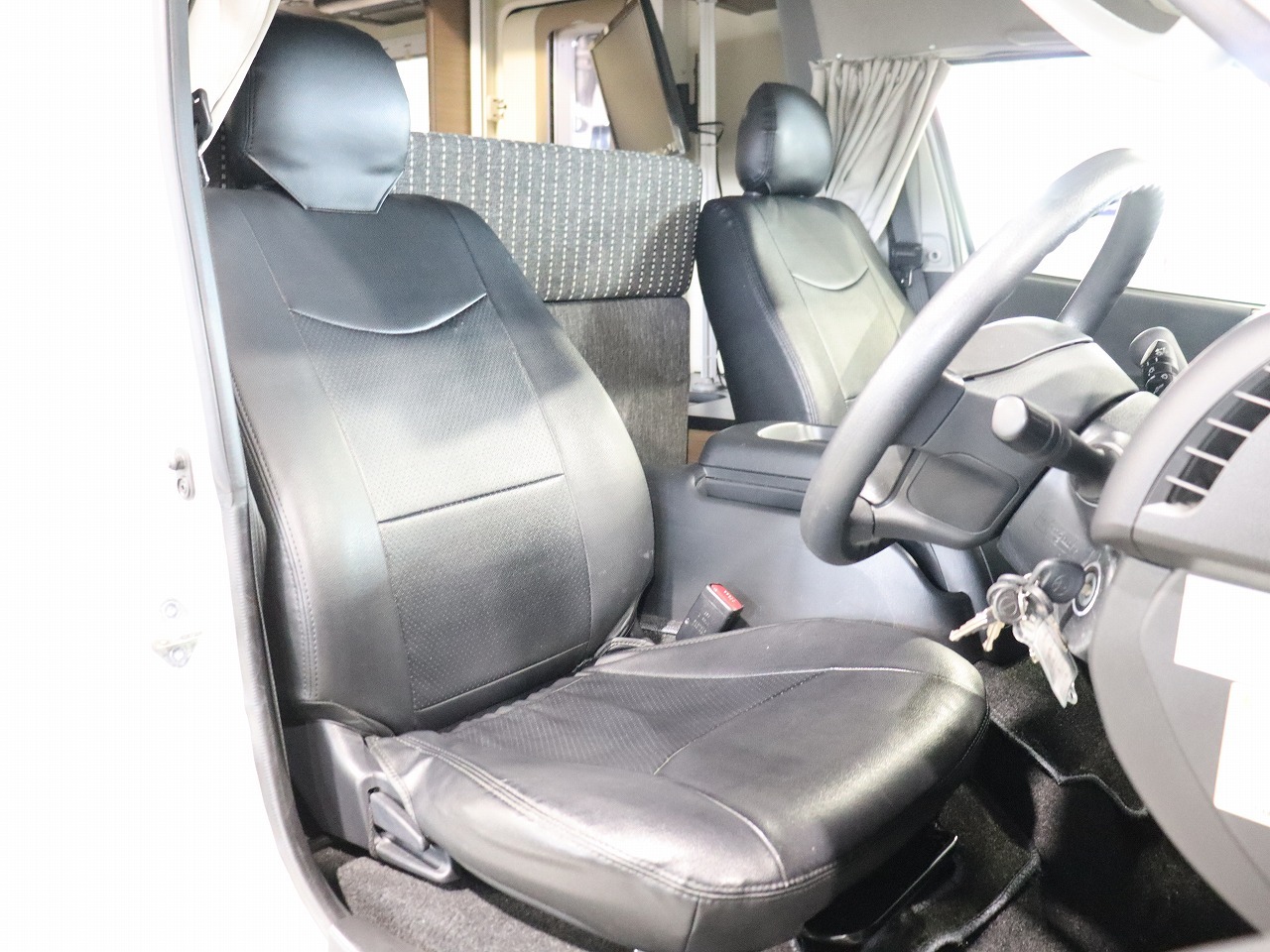 キャンピングカー キャブコン ﾊｲｴｰｽ ｱﾈｯｸｽ ﾘﾊﾞﾃｨNS 4WD　FF