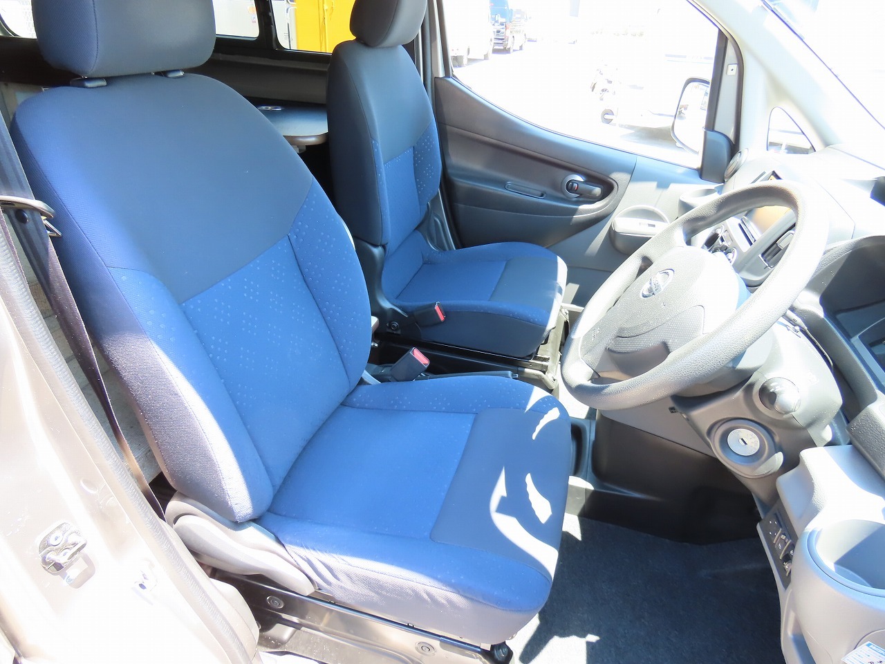 キャンピングカー バンコン NV200ﾊﾞﾈｯﾄ ｱﾈｯｸｽ製ﾘｺﾙｿSS