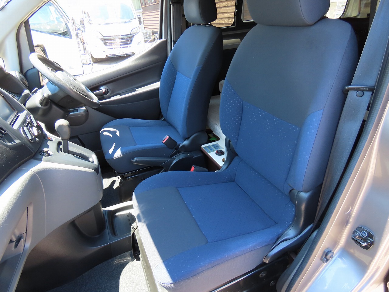 キャンピングカー バンコン NV200ﾊﾞﾈｯﾄ ｱﾈｯｸｽ製ﾘｺﾙｿSS