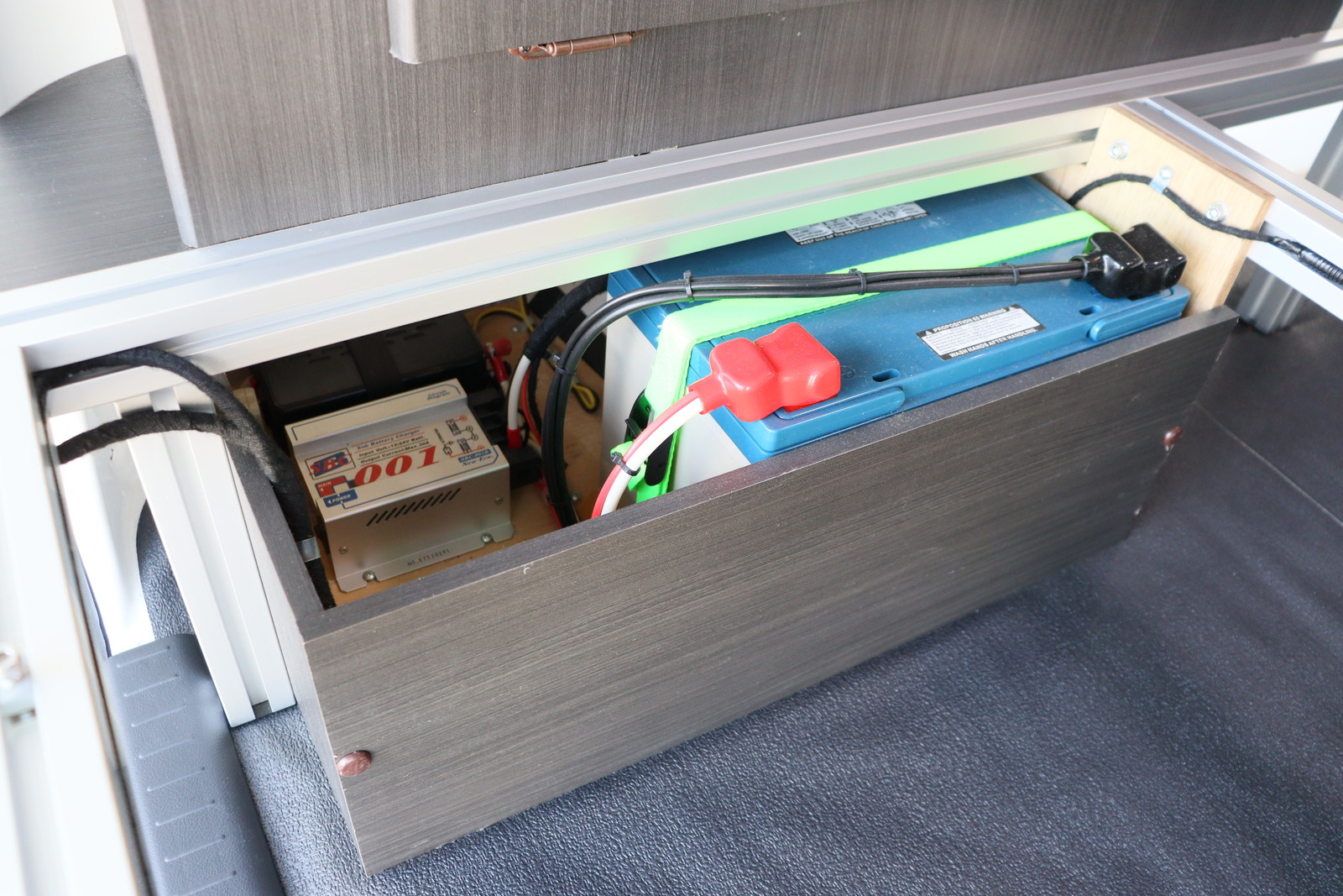 キャンピングカー バンコン ﾀｳﾝｴｰｽ ｱﾙﾄﾋﾟｱｰﾉ 基本電源ﾊﾟｯｹｰｼﾞ