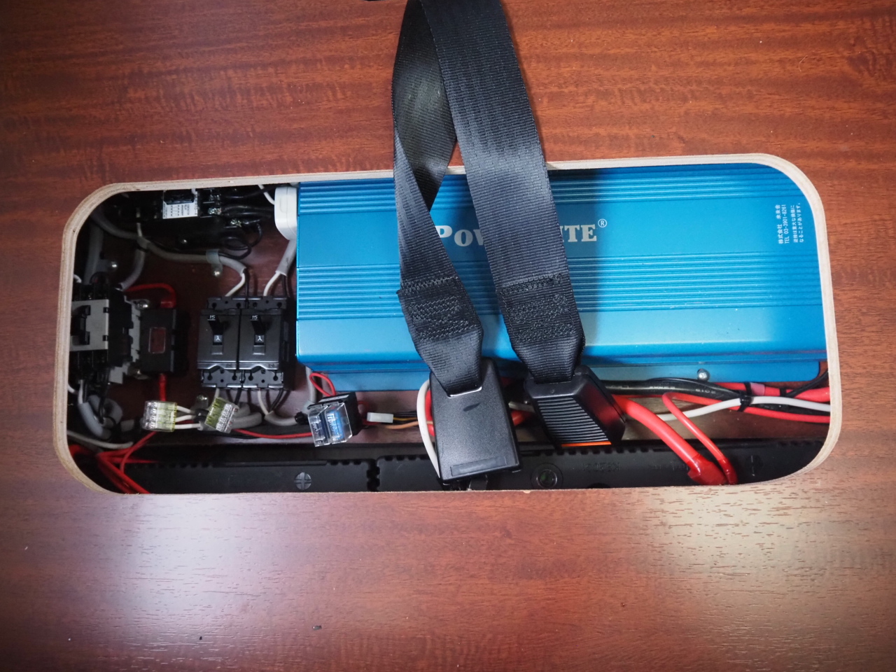 キャンピングカー キャブコン ﾊｲｴｰｽ ｾｷｿｰ ﾄﾑﾀﾝﾃﾞﾑ 窓AC 4WD