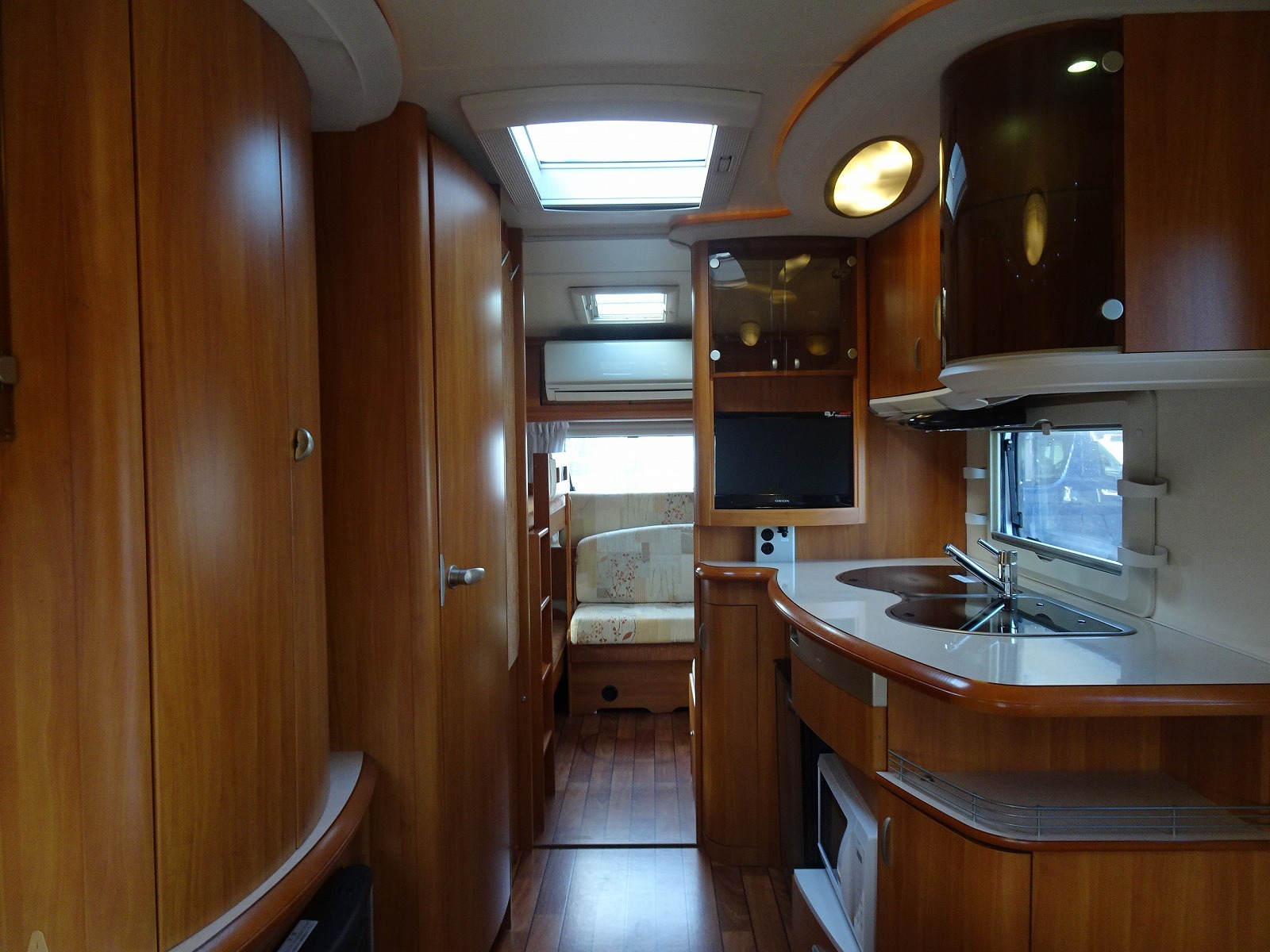 キャンピングカー トレーラー ﾎﾋﾞｰ 540UK ｴｸｾﾚﾝﾄ 家庭用AC