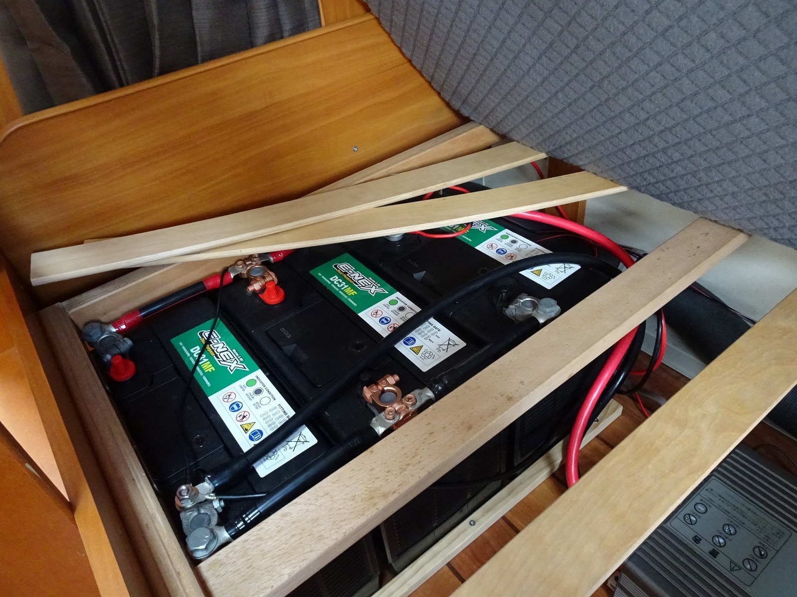 キャンピングカー トレーラー ﾎﾋﾞｰ 540UK ｴｸｾﾚﾝﾄ 家庭用AC