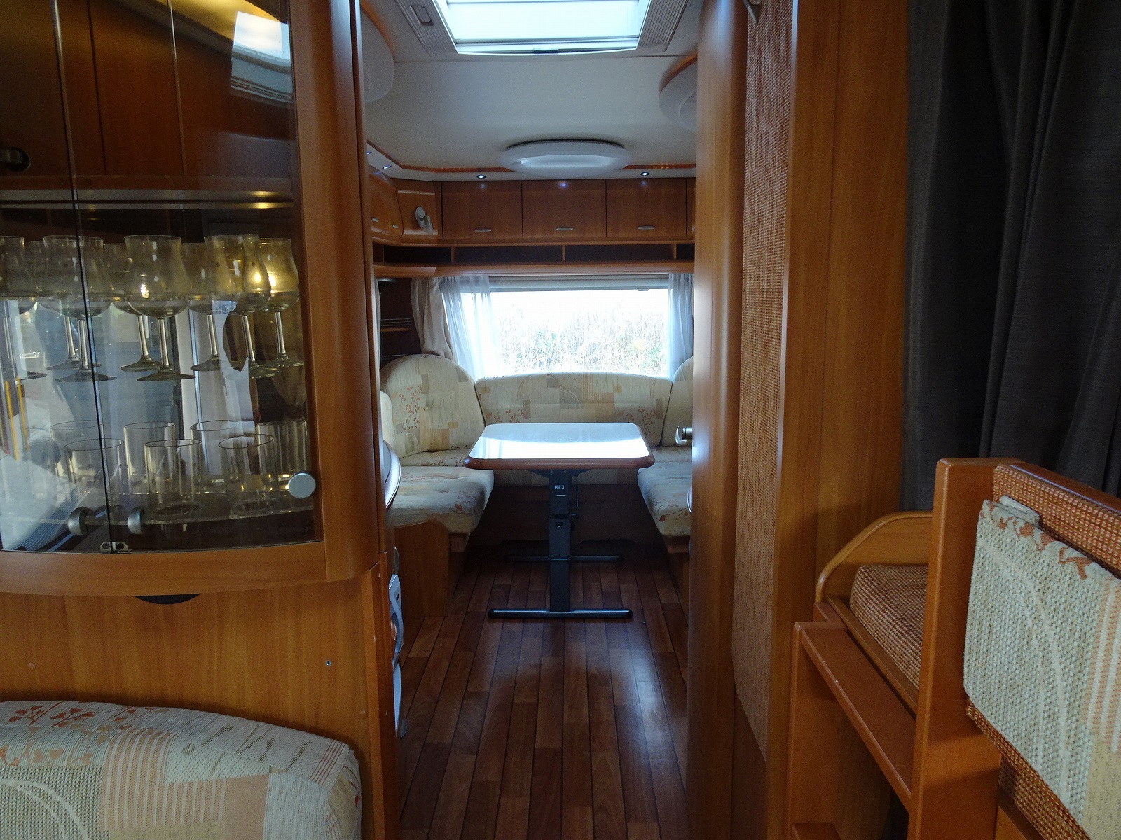 キャンピングカー トレーラー ﾎﾋﾞｰ 540UK ｴｸｾﾚﾝﾄ 家庭用AC