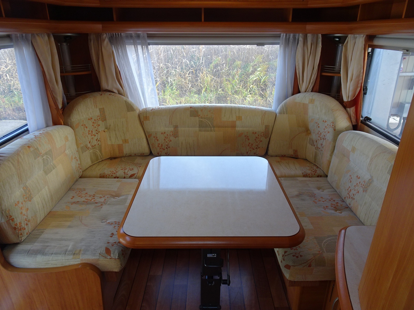 キャンピングカー トレーラー ﾎﾋﾞｰ 540UK ｴｸｾﾚﾝﾄ 家庭用AC