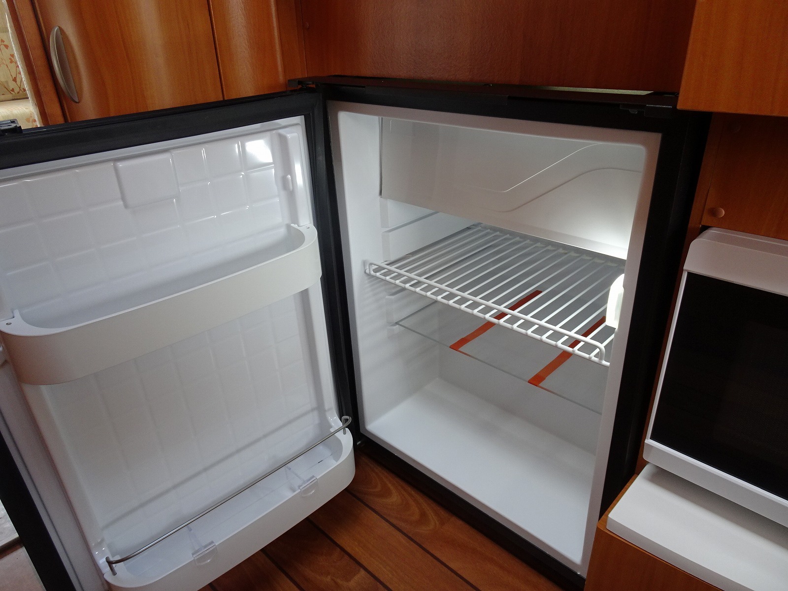 キャンピングカー トレーラー ﾎﾋﾞｰ 540UK ｴｸｾﾚﾝﾄ 家庭用AC