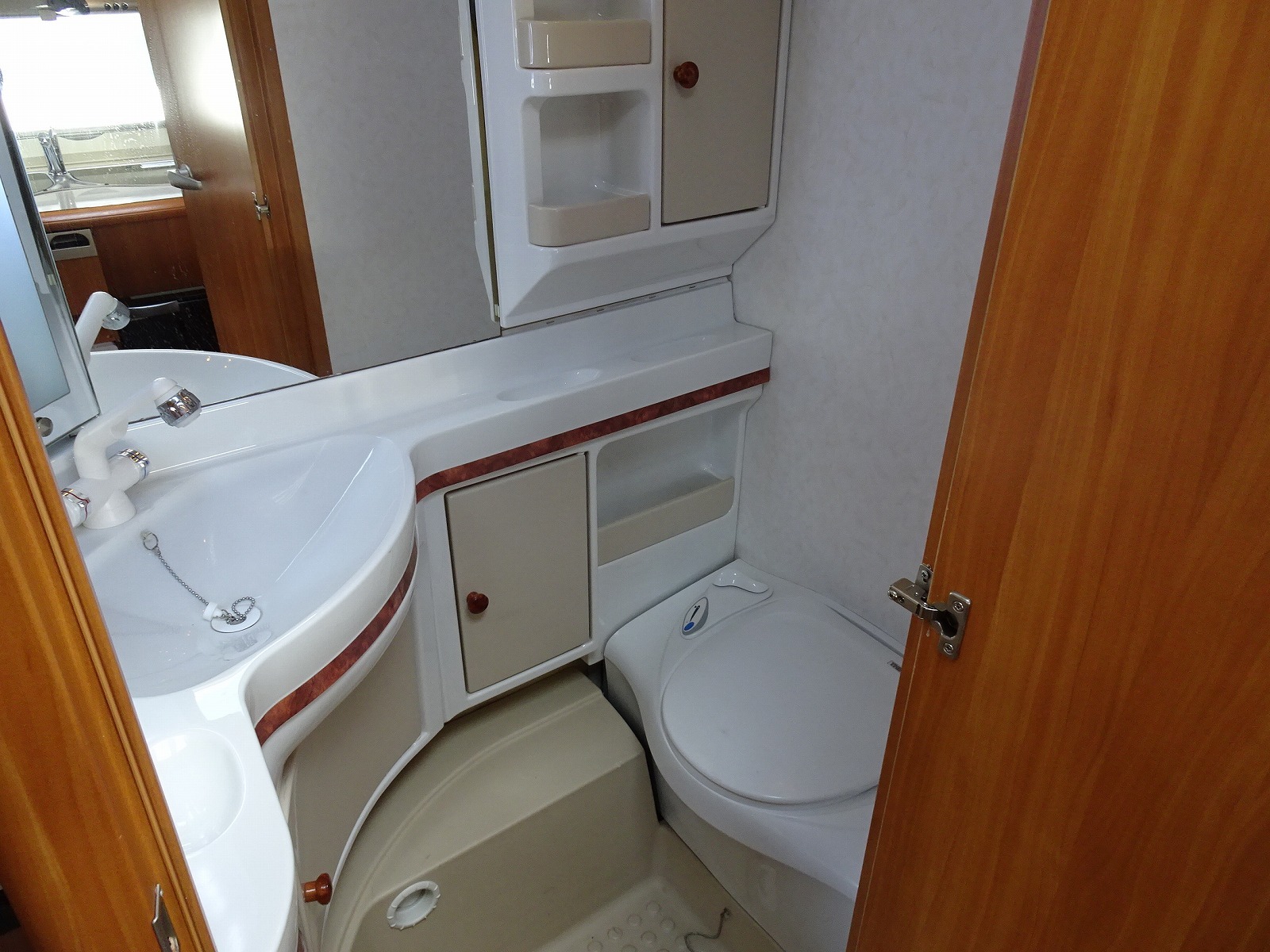 キャンピングカー トレーラー ﾎﾋﾞｰ 540UK ｴｸｾﾚﾝﾄ 家庭用AC