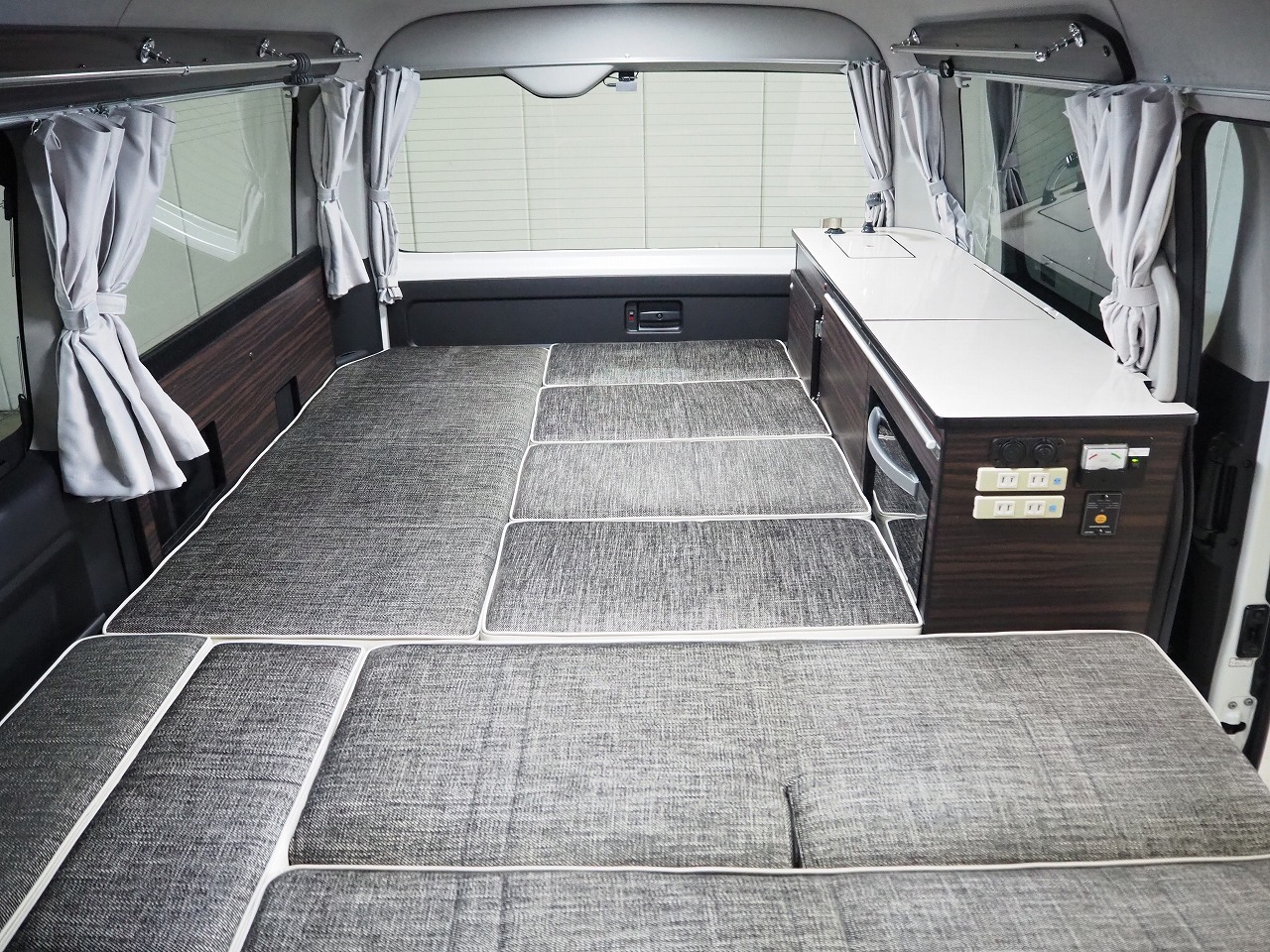 キャンピングカー バンコン ﾊｲｴｰｽ 東和ﾓｰﾀｰｽ ﾂｪﾙﾄWG 4WD 寒冷地仕様