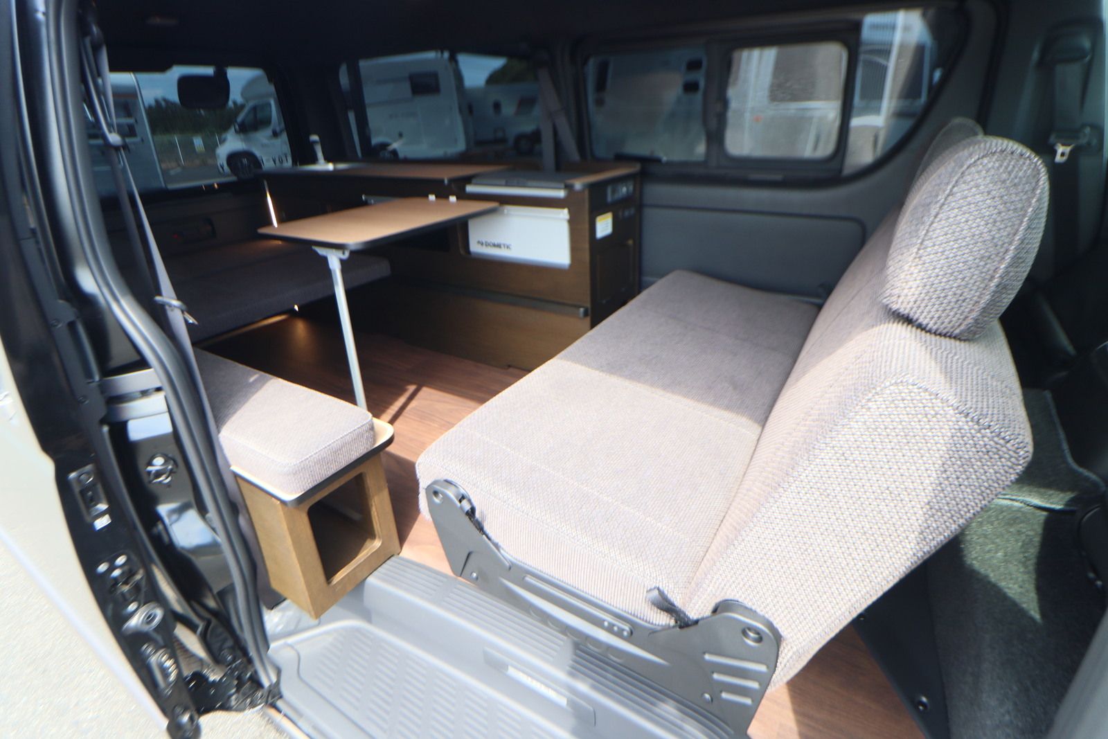 キャンピングカー バンコン ﾊｲｴｰｽ ﾄｲﾌｧｸﾄﾘｰ U-BASE ONE