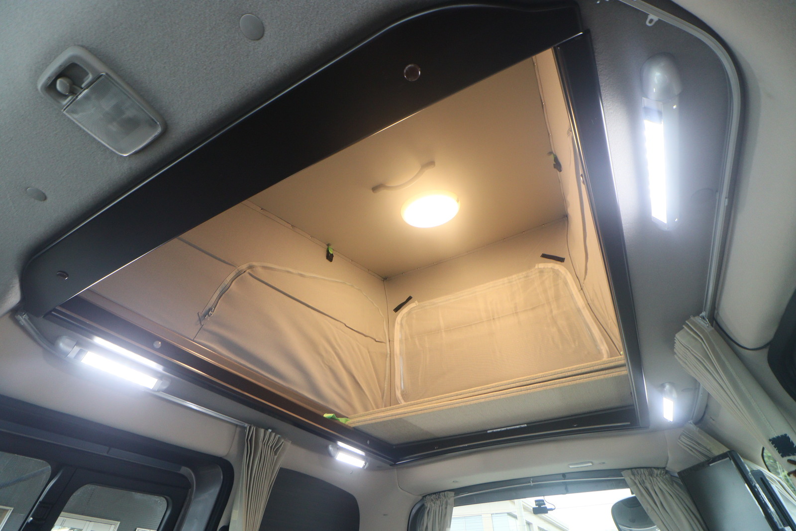 キャンピングカー バンコン NV200ﾊﾞﾈｯﾄ ﾎﾟｯﾌﾟｺﾝ ｷｬﾝﾊﾟｰR