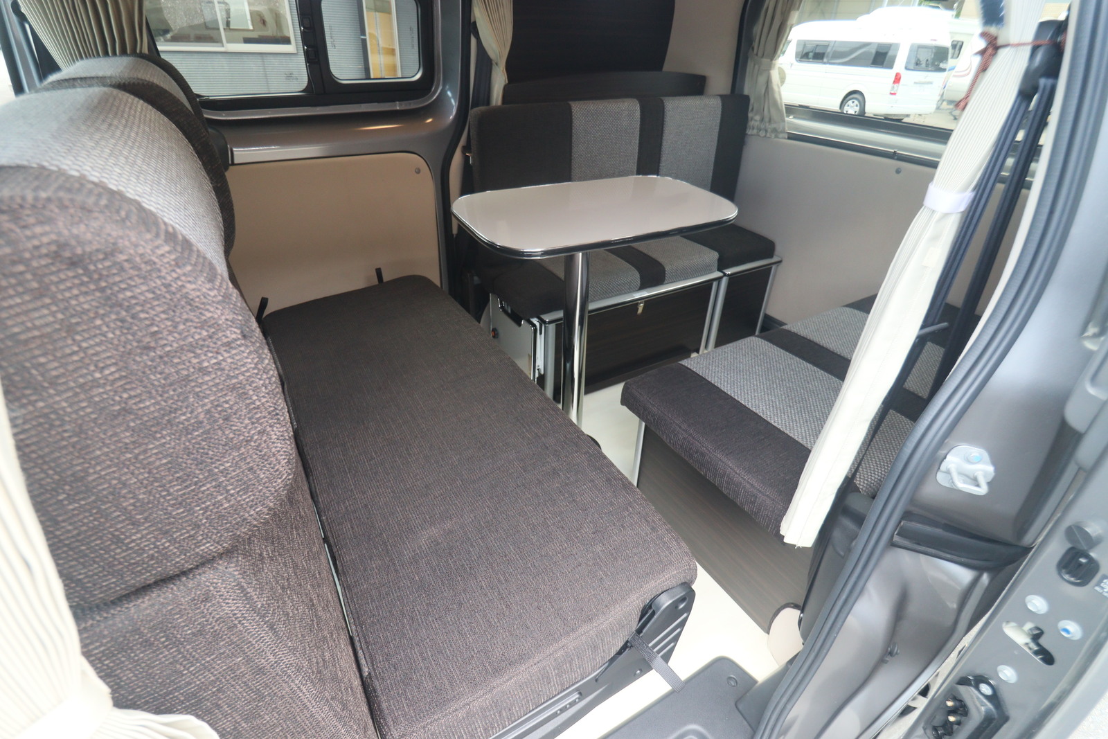 キャンピングカー バンコン NV200ﾊﾞﾈｯﾄ ﾎﾟｯﾌﾟｺﾝ ｷｬﾝﾊﾟｰR