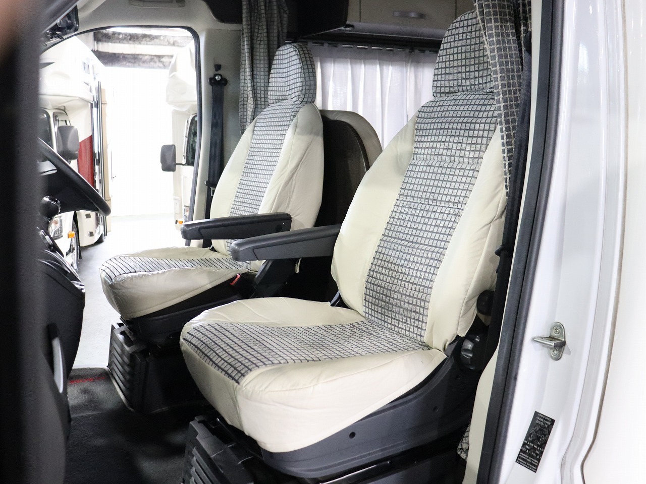 キャンピングカー キャブコン ﾃﾞｭｶﾄ ｴｰｽｷｬﾗﾊﾞﾝ ｴｰｽ565LD FF　AC