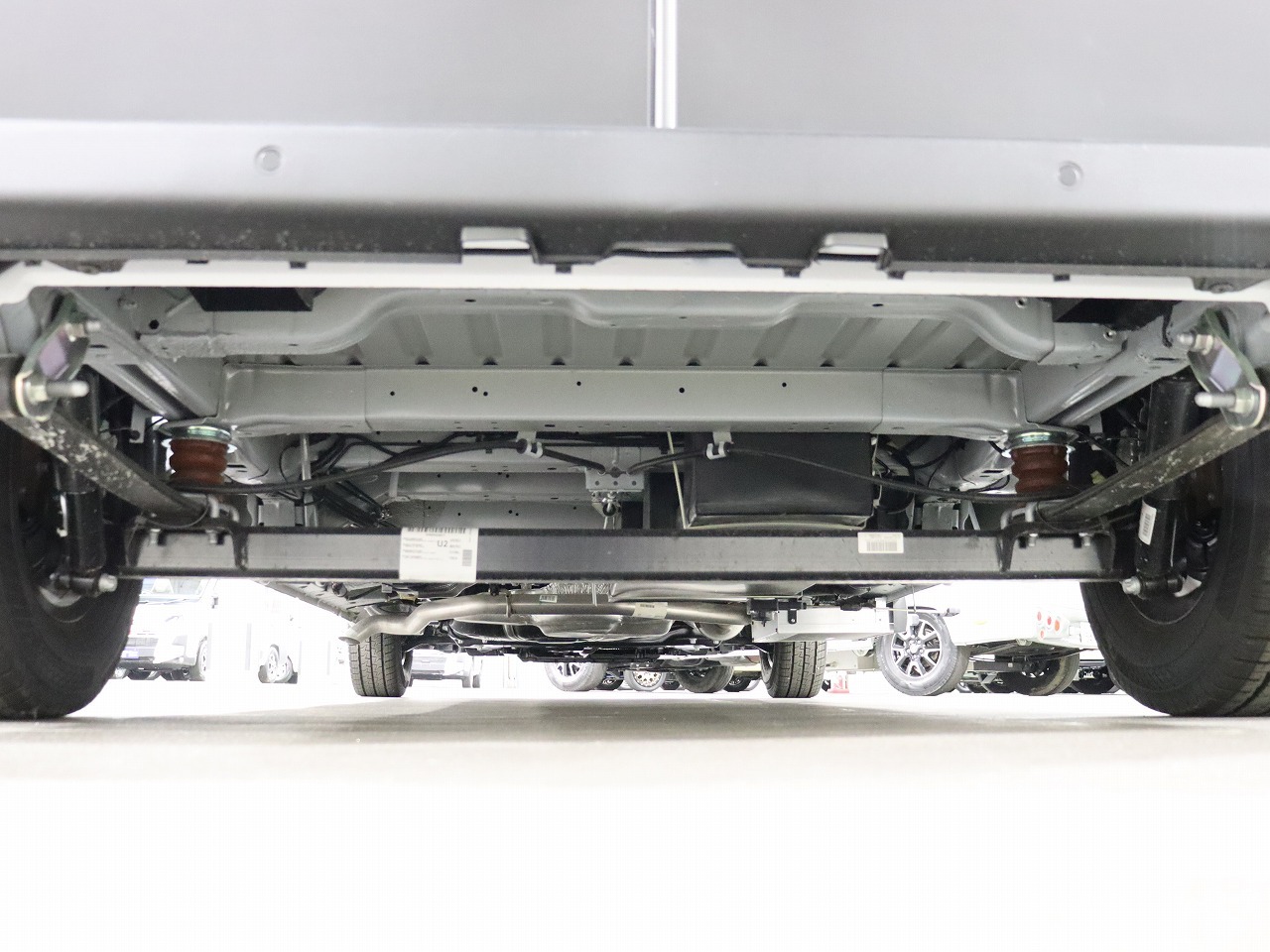 キャンピングカー バンコン ﾃﾞｭｶﾄ　ﾛｰﾗｰﾁｰﾑ　ﾘﾋﾞﾝｸﾞｽﾄｰﾝ5