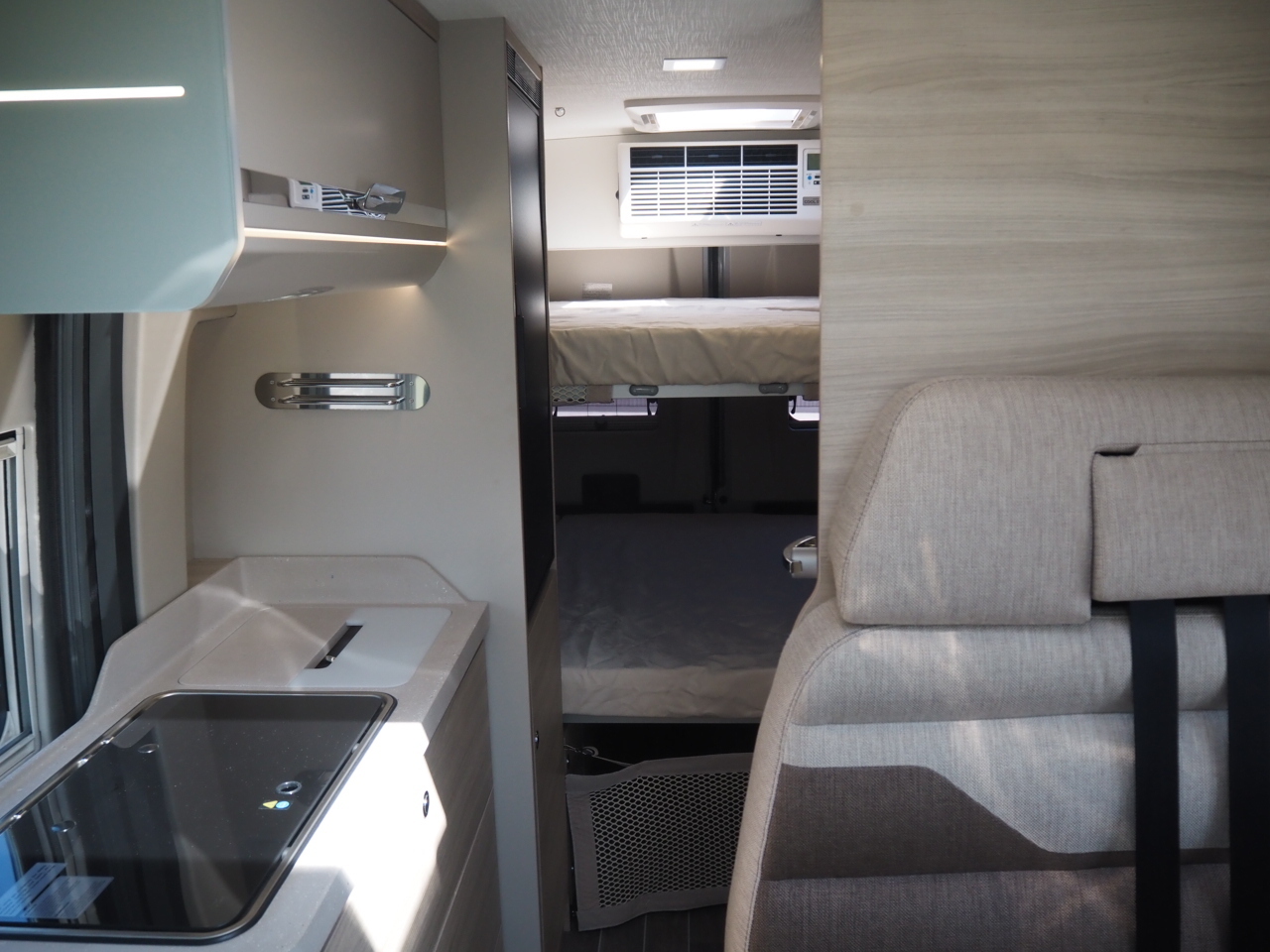 キャンピングカー バンコン ﾃﾞｭｶﾄ ﾛｰﾗｰﾁｰﾑ ﾘﾋﾞﾝｸﾞｽﾄｰﾝ5 新車即納