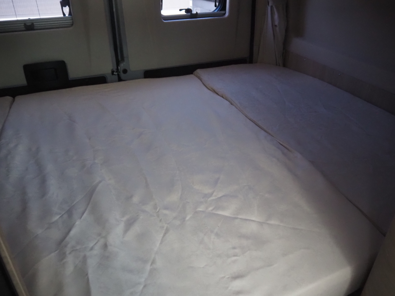 キャンピングカー バンコン ﾃﾞｭｶﾄ ﾛｰﾗｰﾁｰﾑ ﾘﾋﾞﾝｸﾞｽﾄｰﾝ5 新車即納