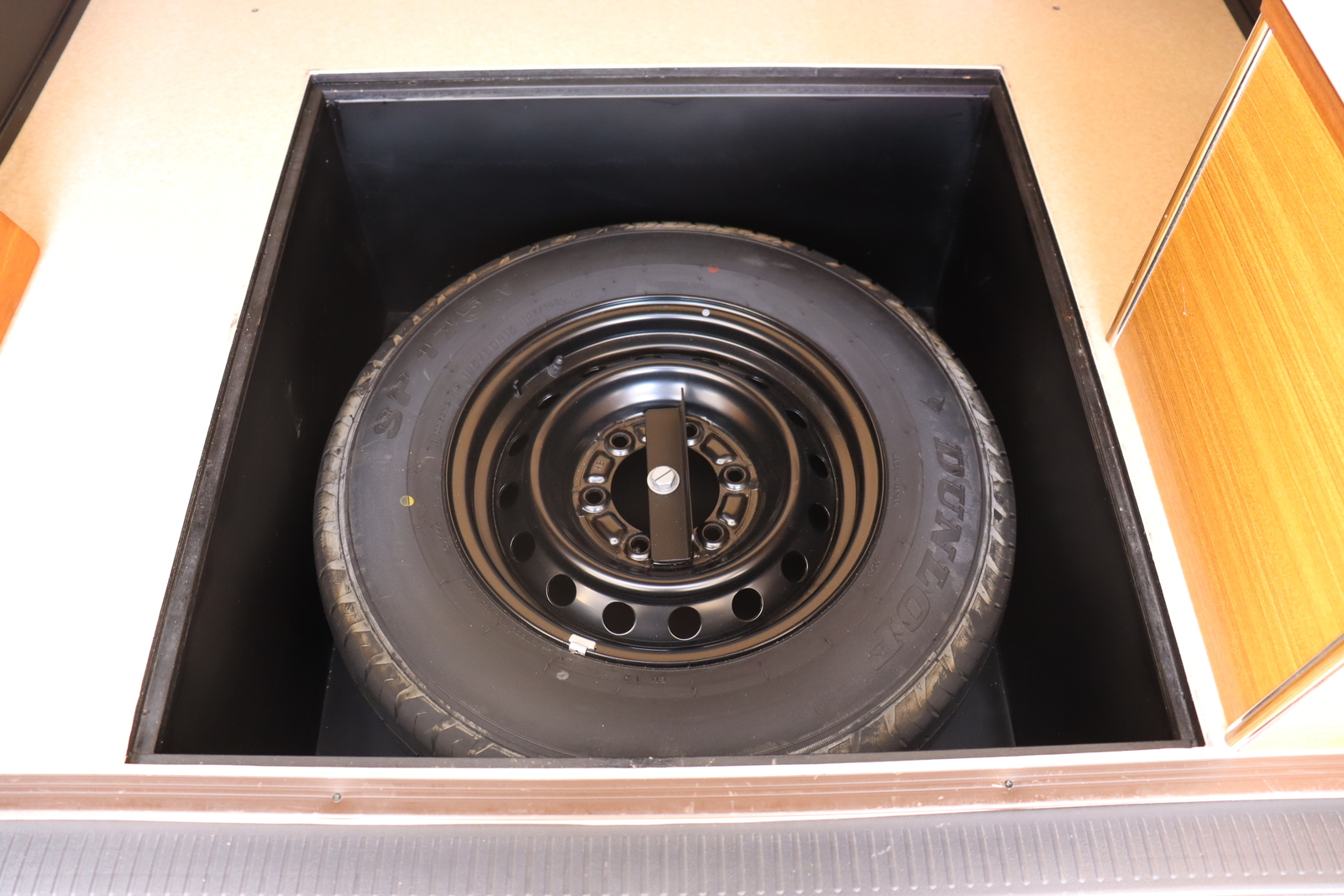 キャンピングカー バンコン ﾊｲｴｰｽ ﾘﾝｴｲ ﾜｲﾄﾞﾊﾞｶﾝﾁｪｽ 4WD