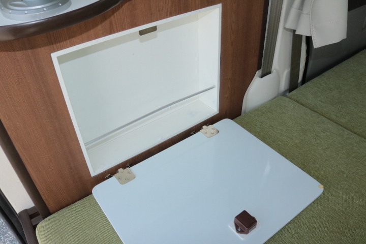 キャンピングカー 軽キャンパー ｴﾌﾞﾘｲ ｱｽﾞﾜｰｶｰｽﾞ ｺﾚｰｶﾞ　ﾃﾚﾋﾞ　