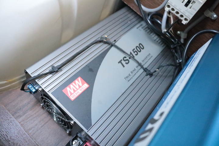 キャンピングカー バンコン ﾊｲｴｰｽ ﾃｯﾂRV製　ｵﾘｼﾞﾅﾙ　FF　電子ﾚﾝｼﾞ　