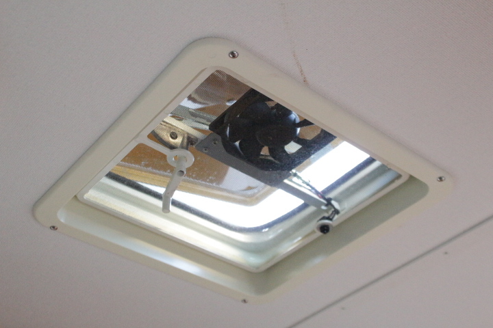 キャンピングカー キャブコン ﾊﾞﾈｯﾄ ｸﾞﾛｰﾊﾞﾙ ｱｽﾘｰﾄRE　冷蔵庫　ﾚﾝｼﾞ