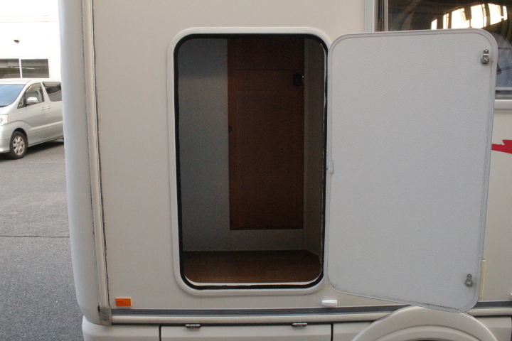 キャンピングカー キャブコン ﾊﾞﾈｯﾄ ｸﾞﾛｰﾊﾞﾙ ｱｽﾘｰﾄRE　冷蔵庫　ﾚﾝｼﾞ