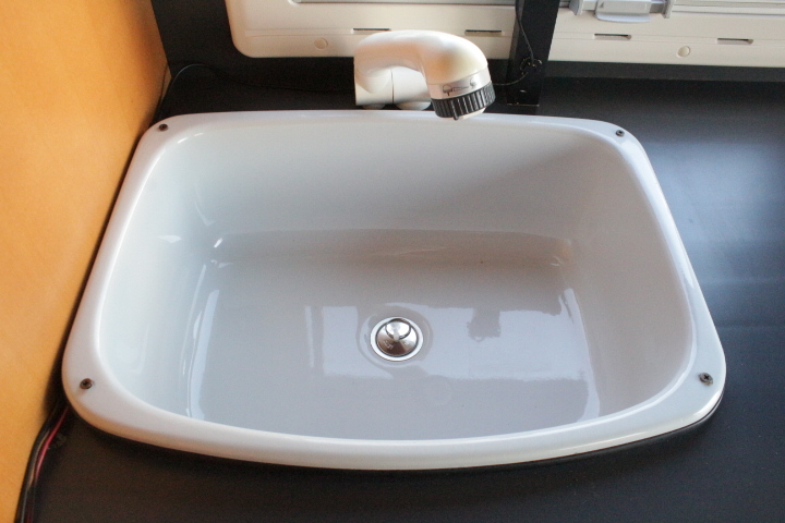 キャンピングカー キャブコン ﾊﾞﾈｯﾄ ｸﾞﾛｰﾊﾞﾙ ｱｽﾘｰﾄRE　冷蔵庫　ﾚﾝｼﾞ