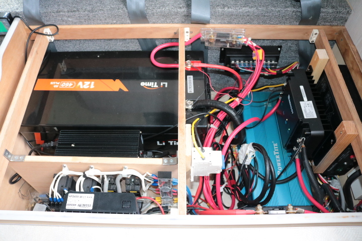 キャンピングカー キャブコン ｶﾑﾛｰﾄﾞ ﾊﾞﾝﾃｯｸ ｺﾙﾄﾞﾊﾞﾝｸｽ 家庭用AC