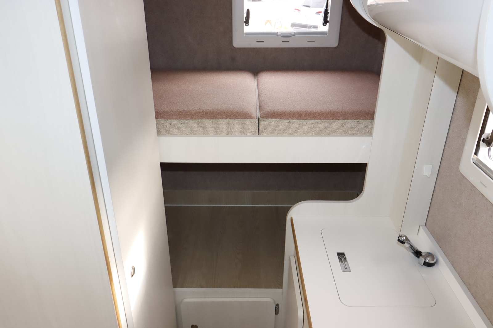 キャンピングカー キャブコン ﾎﾞﾝｺﾞ ｷｬﾝﾊﾟｰｱｼｽﾄ ｼﾞｮｸﾄ 家庭用ｴｱｺﾝ