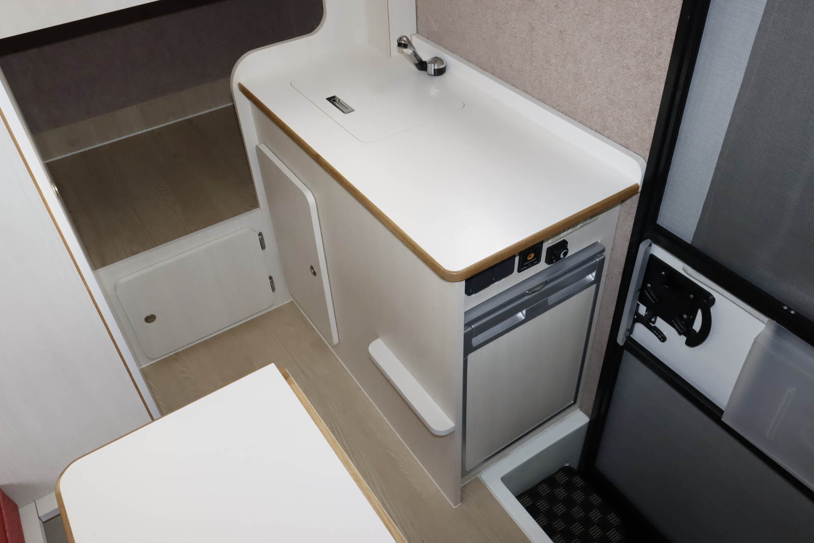 キャンピングカー キャブコン ﾎﾞﾝｺﾞ ｷｬﾝﾊﾟｰｱｼｽﾄ ｼﾞｮｸﾄ 家庭用ｴｱｺﾝ