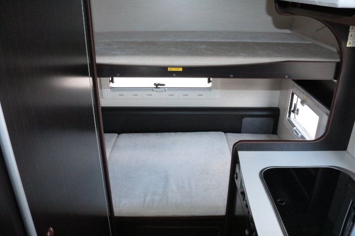 キャンピングカー キャブコン ｶﾑﾛｰﾄﾞ ﾊﾞﾝﾃｯｸ ｼﾞﾙ520　家庭用ｴｱｺﾝ　F