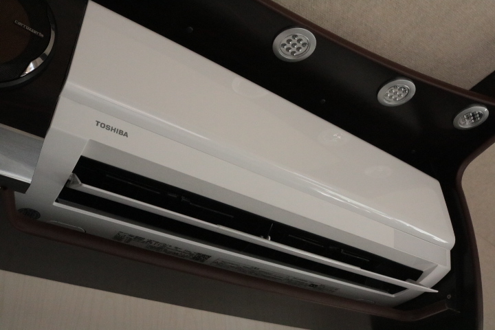 キャンピングカー キャブコン ｶﾑﾛｰﾄﾞ ﾊﾞﾝﾃｯｸ ｼﾞﾙ520　家庭用ｴｱｺﾝ　F