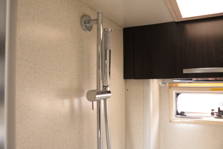 キャンピングカー キャブコン ｶﾑﾛｰﾄﾞ ﾊﾞﾝﾃｯｸ ｼﾞﾙ520　家庭用ｴｱｺﾝ　F