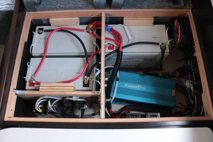 キャンピングカー キャブコン ｶﾑﾛｰﾄﾞ ﾊﾞﾝﾃｯｸ ｼﾞﾙ520　家庭用ｴｱｺﾝ　F