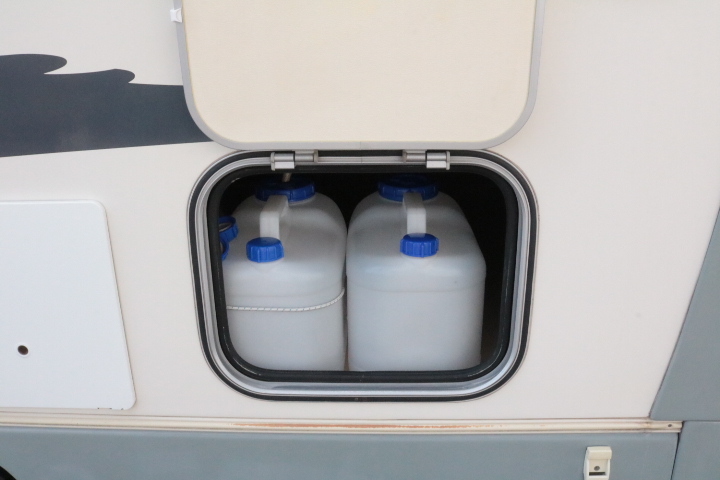 キャンピングカー キャブコン ｶﾑﾛｰﾄﾞ ﾊﾞﾝﾃｯｸ ｼﾞﾙ520　家庭用ｴｱｺﾝ　F