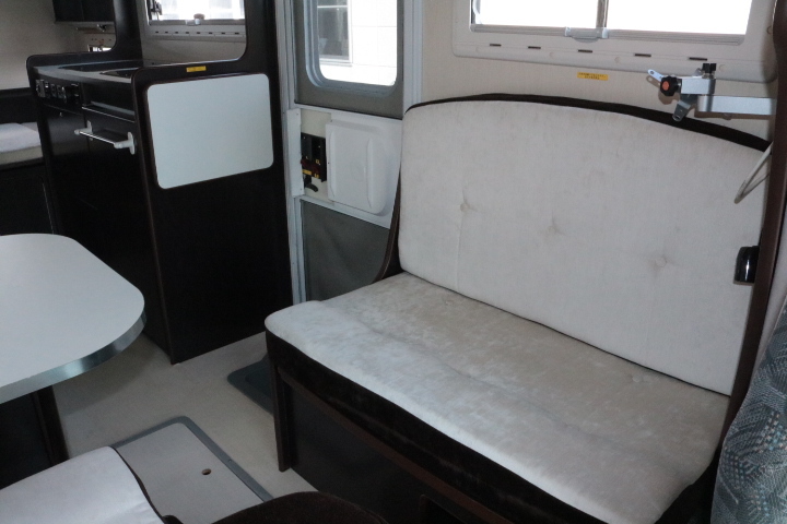 キャンピングカー キャブコン ｶﾑﾛｰﾄﾞ ﾊﾞﾝﾃｯｸ ｼﾞﾙ520　家庭用ｴｱｺﾝ　F