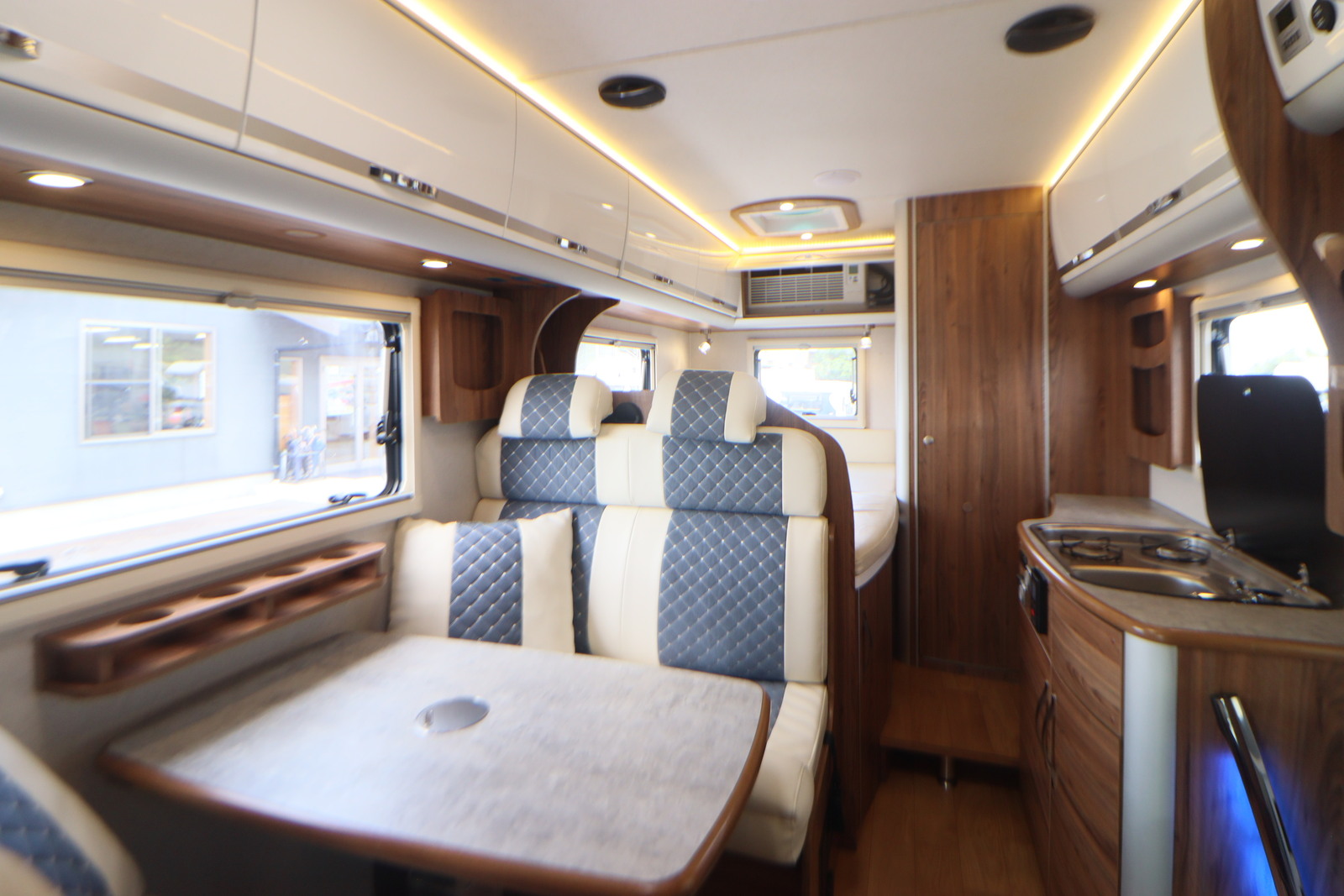 キャンピングカー キャブコン ｶﾑﾛｰﾄﾞ ﾀﾞｲﾚｸﾄｶｰｽﾞ ﾄﾘｯﾌﾟﾌﾟﾚﾐｱﾑ