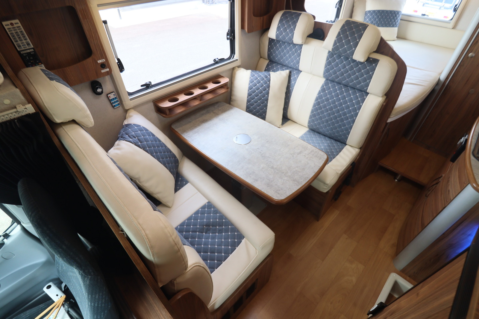 キャンピングカー キャブコン ｶﾑﾛｰﾄﾞ ﾀﾞｲﾚｸﾄｶｰｽﾞ ﾄﾘｯﾌﾟﾌﾟﾚﾐｱﾑ