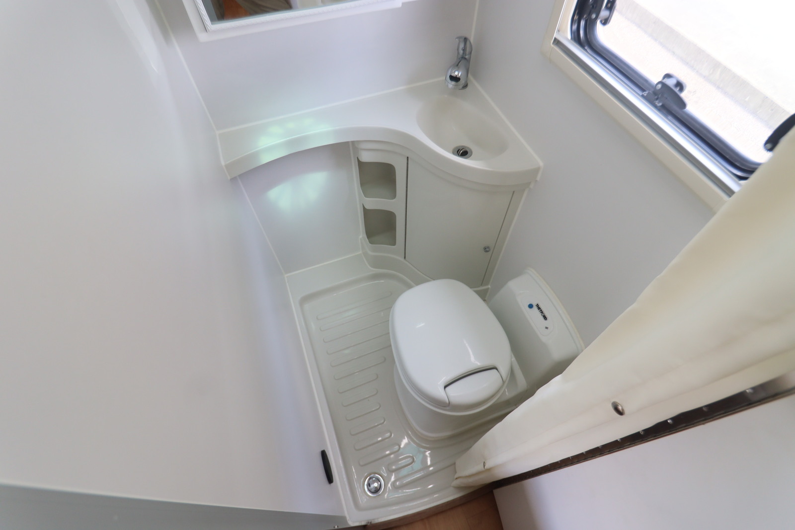 キャンピングカー キャブコン ｶﾑﾛｰﾄﾞ ﾀﾞｲﾚｸﾄｶｰｽﾞ ﾄﾘｯﾌﾟﾌﾟﾚﾐｱﾑ