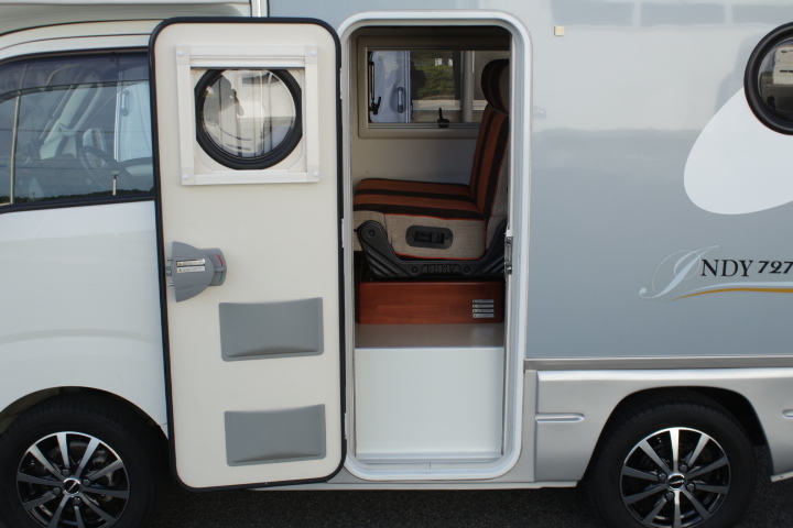 キャンピングカー 軽キャンパー ﾊｲｾﾞｯﾄ ｲﾝﾃﾞｨｱﾅRV ｲﾝﾃﾞｨ727 ﾃﾚﾋﾞ