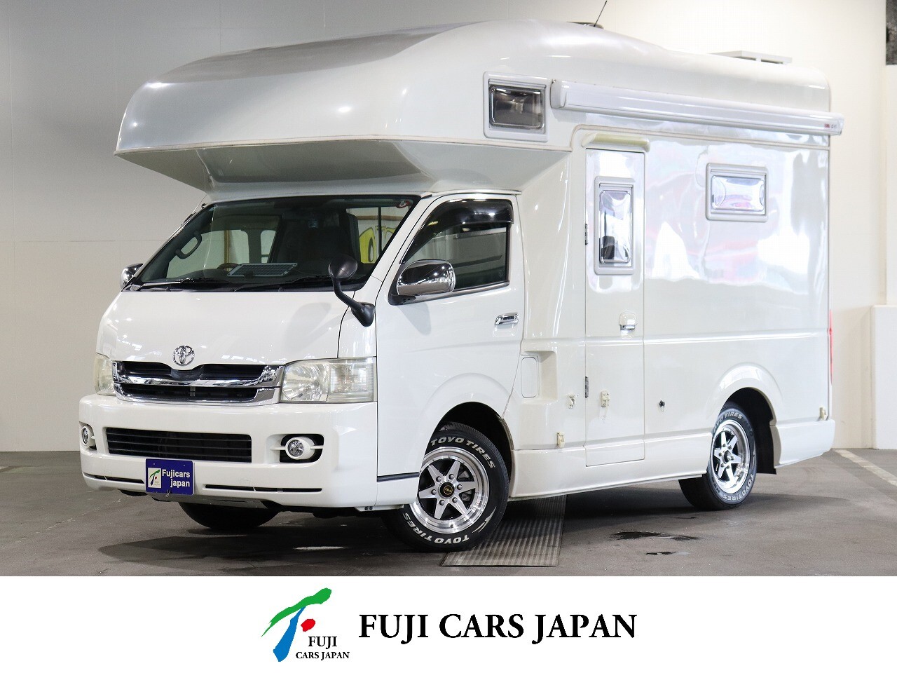 キャンピングカー キャブコン ハイエース ファンルーチェ セレンゲティ 4WD　FF