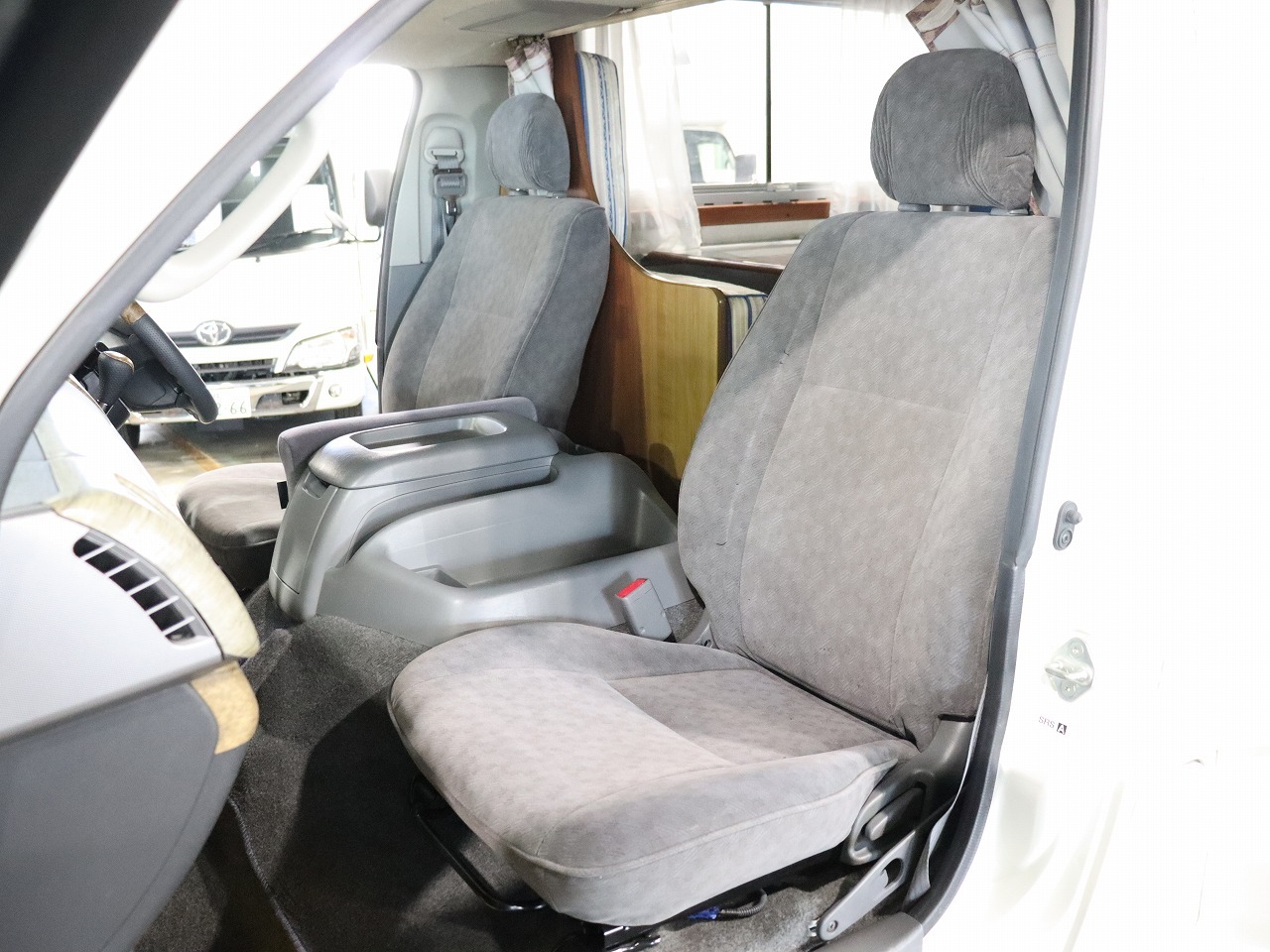 キャンピングカー キャブコン ﾊｲｴｰｽ ﾌｧﾝﾙｰﾁｪ ｾﾚﾝｹﾞﾃｨ 4WD　FF