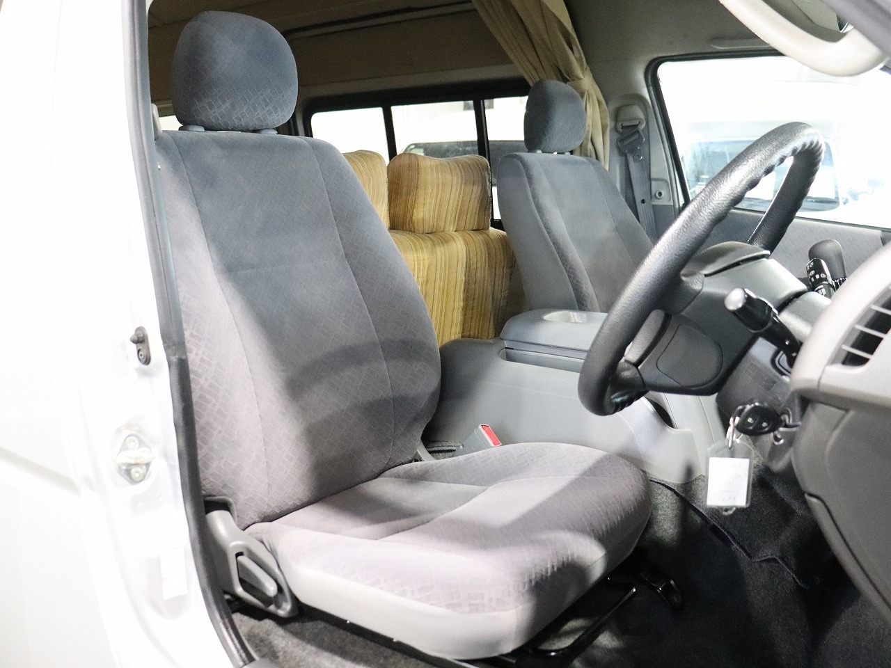 キャンピングカー バンコン ﾚｼﾞｱｽｴｰｽ ﾅｯﾂRV ﾗﾃﾞｨｯｼｭ 4WD