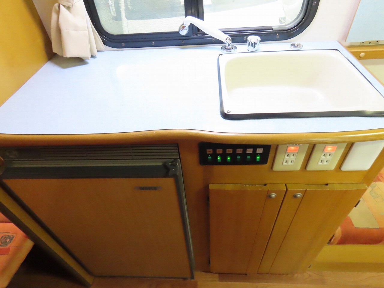 キャンピングカー キャブコン ｶﾑﾛｰﾄﾞ　ﾅｯﾂRV製　ｸﾚｿﾝ
