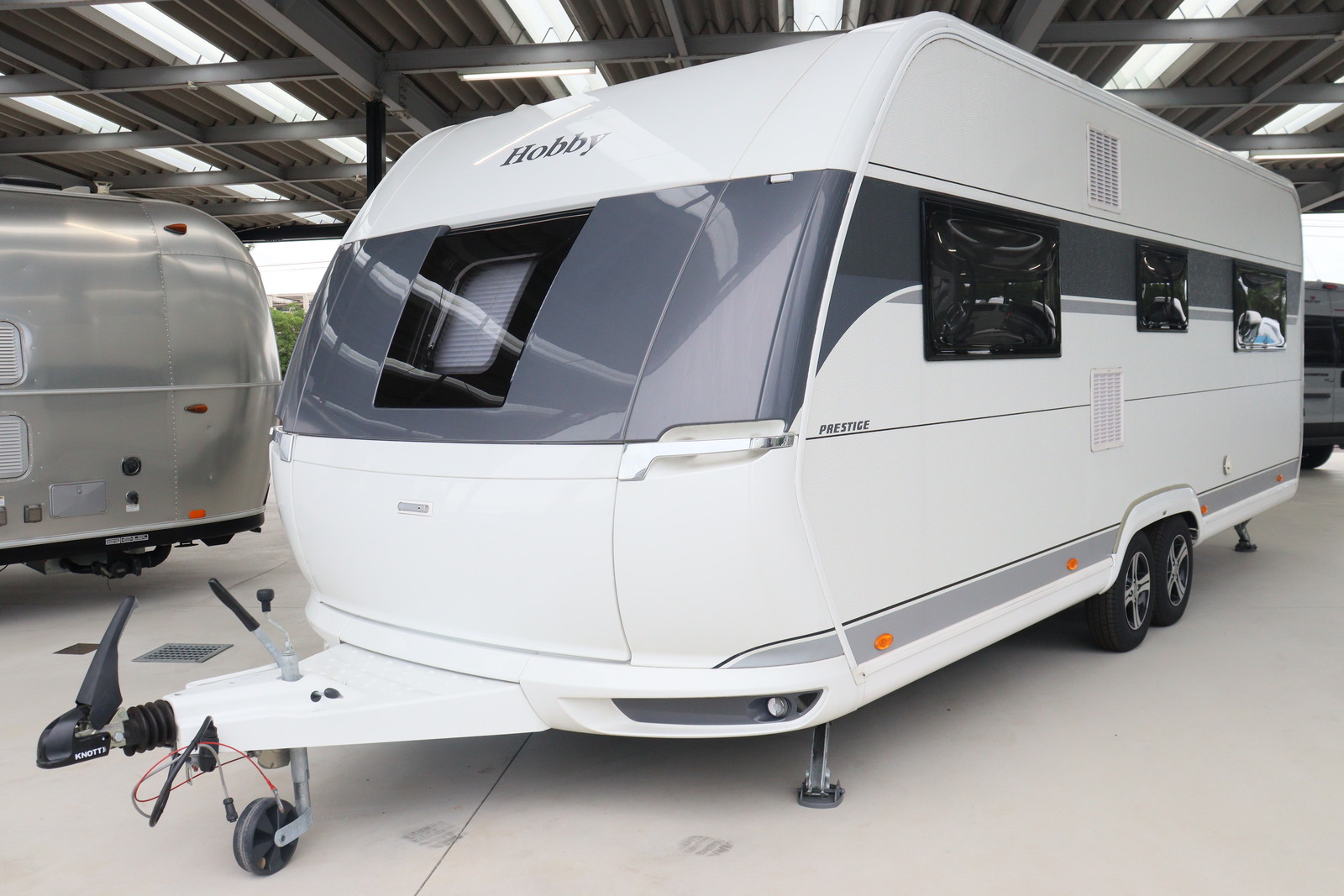 キャンピングカー トレーラー ﾎﾋﾞｰ 620CLﾌﾟﾚｽﾃｰｼﾞ 要牽引免許