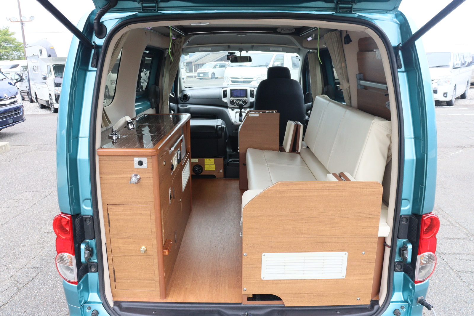 キャンピングカー バンコン NV200 ｷｬﾝﾋﾟﾝｸﾞｶｰ広島 ﾎﾟｯﾌﾟｺﾝeE