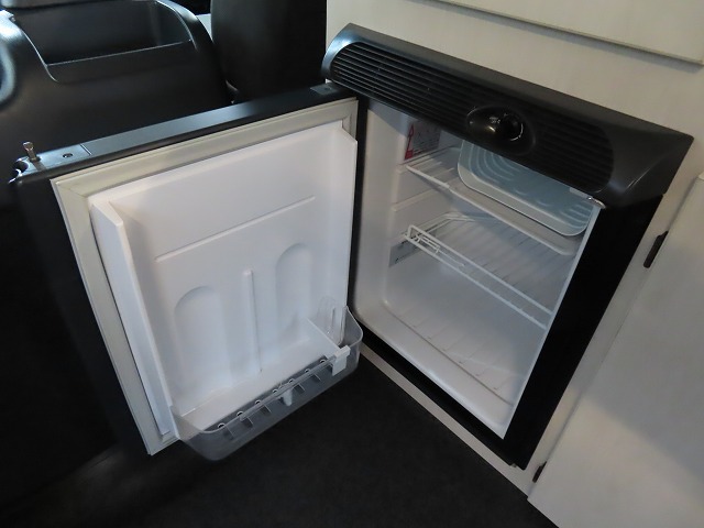 キャンピングカー バンコン ﾊｲｴｰｽ ﾅｯﾂRV ﾄﾗｲｱﾙC　冷蔵庫　ﾃﾚﾋﾞ
