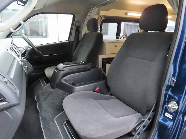 キャンピングカー バンコン ﾊｲｴｰｽ ﾅｯﾂRV ﾄﾗｲｱﾙC　冷蔵庫　ﾃﾚﾋﾞ