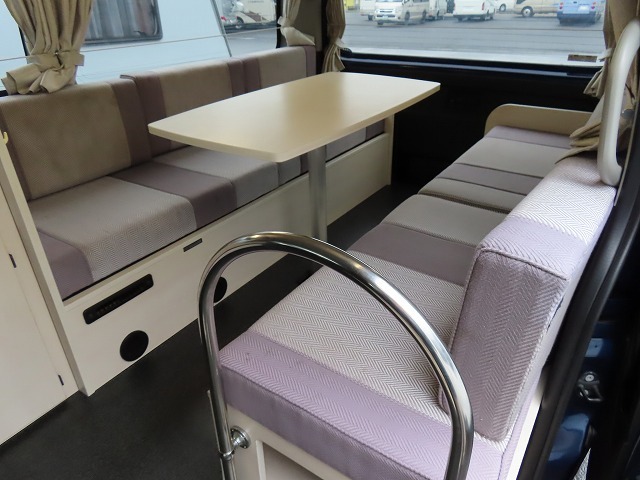 キャンピングカー バンコン ﾊｲｴｰｽ ﾅｯﾂRV ﾄﾗｲｱﾙC　冷蔵庫　ﾃﾚﾋﾞ