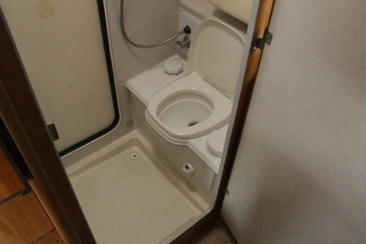 キャンピングカー キャブコン ｶﾑﾛｰﾄﾞ ﾊﾞﾝﾃｯｸ ｼﾞﾙ　FF　冷蔵庫　ﾎﾞｲﾗｰ