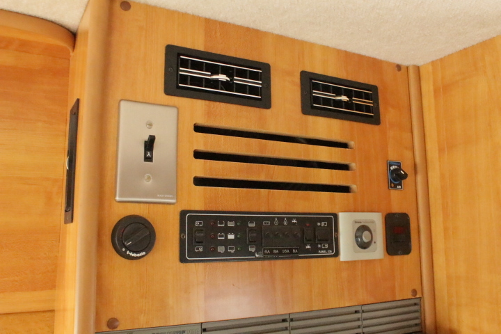 キャンピングカー キャブコン ｶﾑﾛｰﾄﾞ ﾊﾞﾝﾃｯｸ ｼﾞﾙ　FF　冷蔵庫　ﾎﾞｲﾗｰ