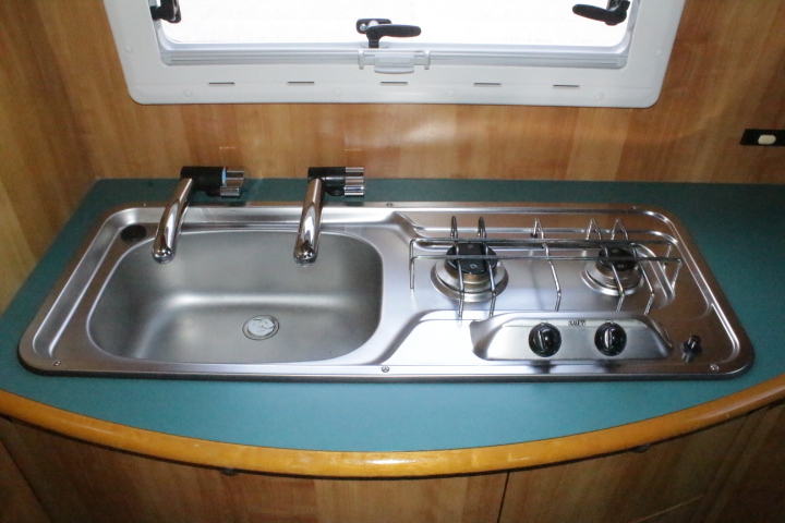 キャンピングカー キャブコン ｶﾑﾛｰﾄﾞ ﾊﾞﾝﾃｯｸ ｼﾞﾙ　FF　冷蔵庫　ﾎﾞｲﾗｰ